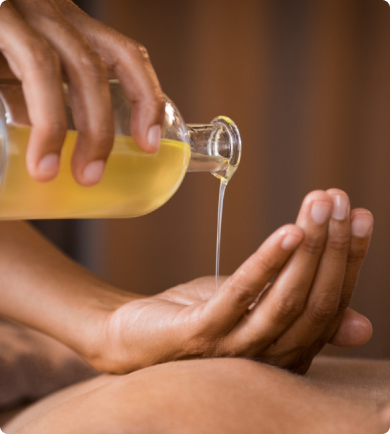 Massage relaxation avec huile essentielle pour apaiser le corps et l'esprit